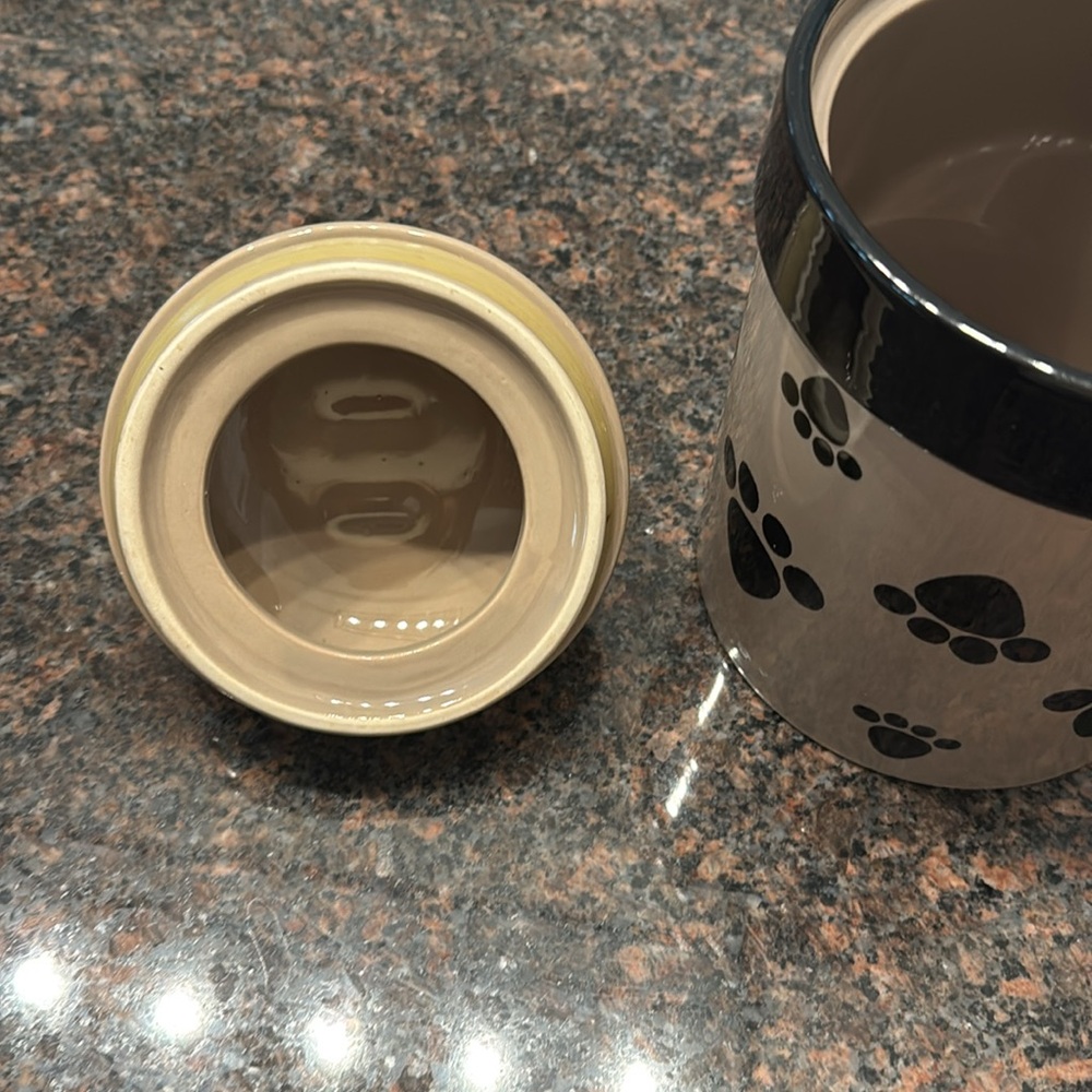 Porcelain dog treat jar - Picture 9 of 12